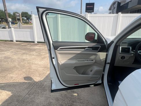 Used 2022 Volkswagen Atlas SE FWD image 17