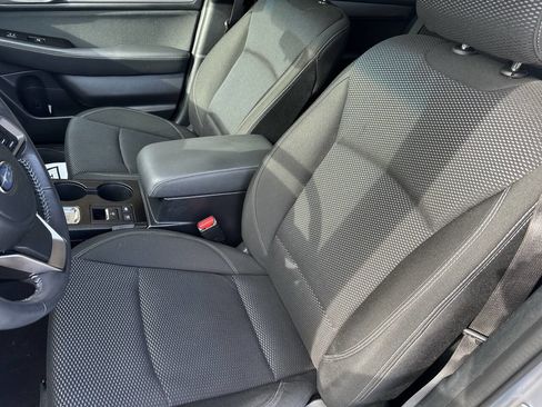 Used 2018 Subaru Outback 2.5i Premium image 3