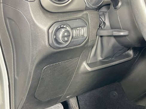 Used 2022 Jeep Gladiator Sport AWD/4WD image 10
