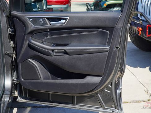 Used 2019 Ford Edge Titanium w/ Equipment Group 301A image 19