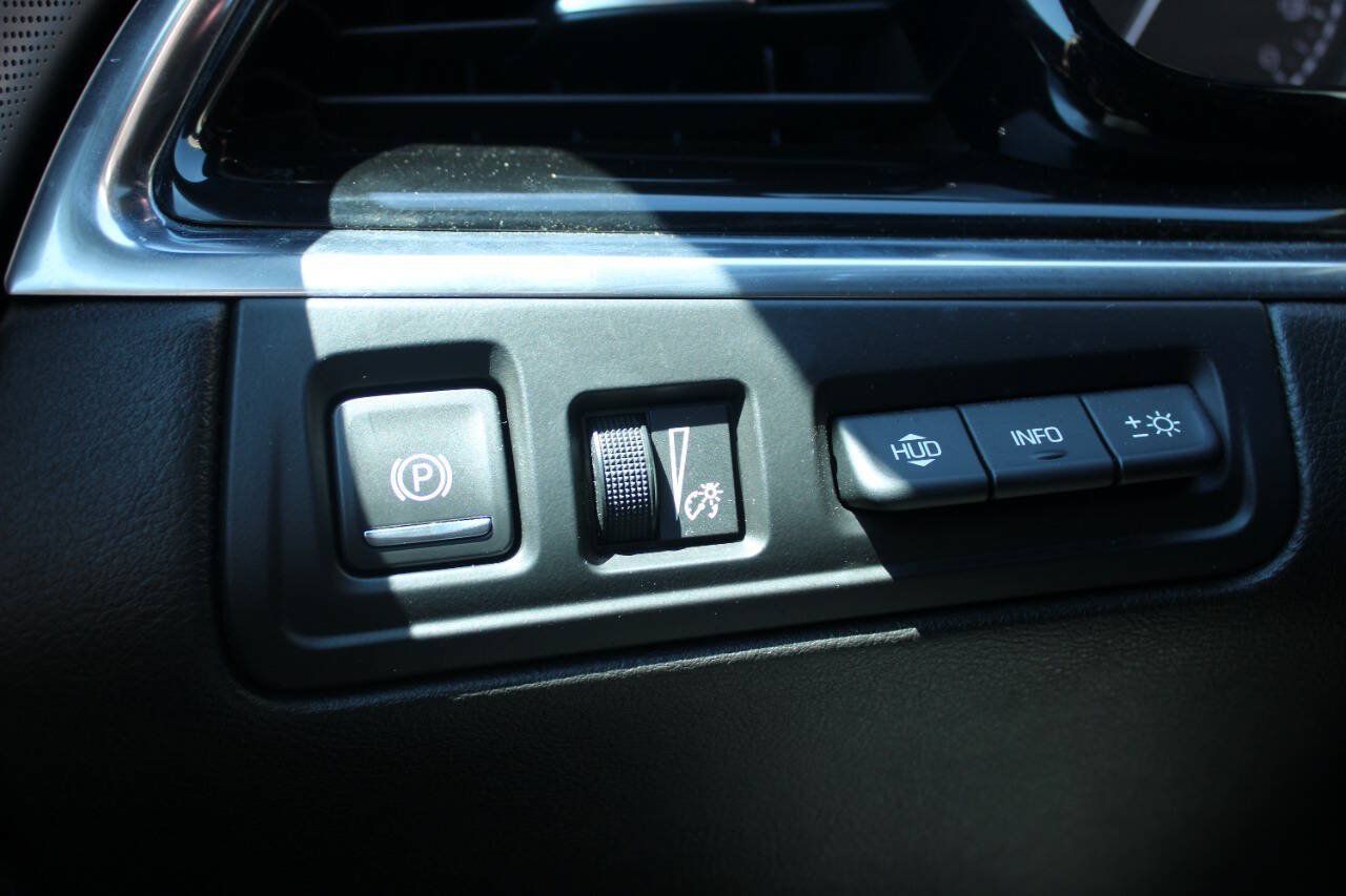 Used 2020 Cadillac XT6 Premium Luxury AWD/4WD image 19