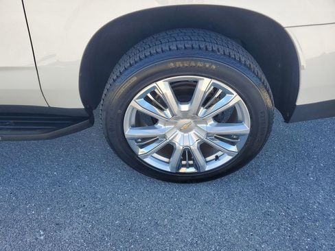 Used 2021 Chevrolet Suburban High Country image 19