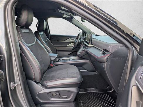 Used 2025 Ford Explorer ST image 23