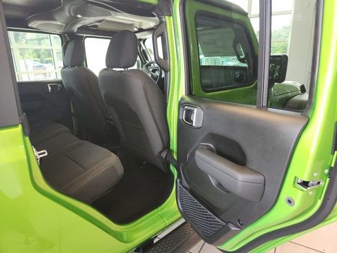 New 2025 Jeep Gladiator Sport image 15