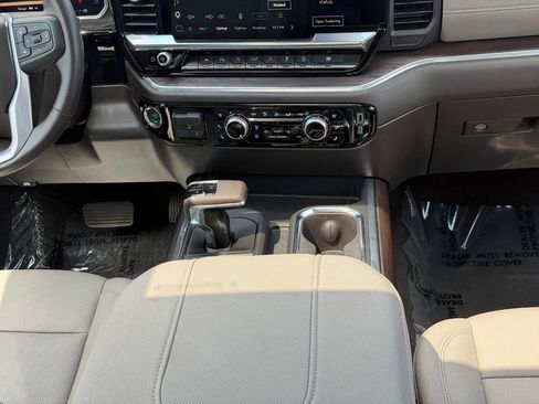 Used 2026 GMC Sierra 1500 SLT w/ SLT Premium Plus Package AWD/4WD image 14