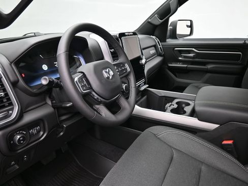 New 2026 RAM 1500 4x4 Crew Cab image 18