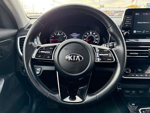 Used 2021 Kia Seltos EX image 16