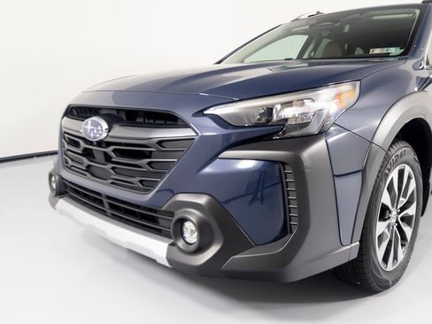 Used 2025 Subaru Outback Touring XT AWD/4WD image 32