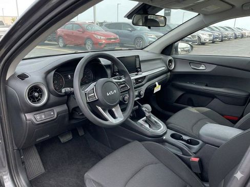 Used 2025 Kia K4 FWD image 3