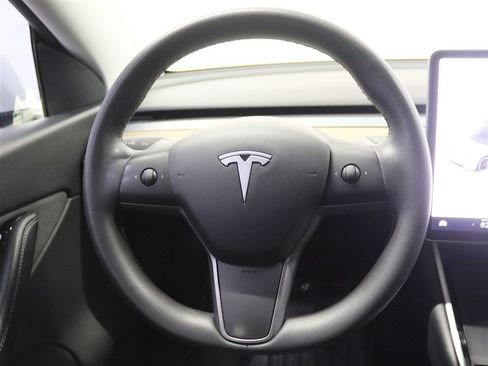 Used 2021 Tesla Model Y Long Range AWD/4WD image 23
