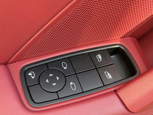 Used 2024 Porsche 911 Carrera 4 GTS image 33