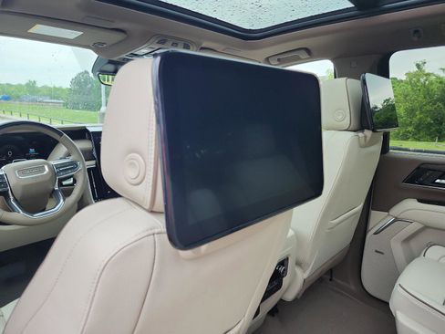 New 2026 GMC Yukon XL Denali AWD/4WD image 10