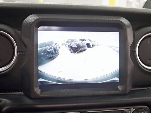 Used 2022 Jeep Wrangler Unlimited Rubicon 4xe w/ Cold Weather Group image 21