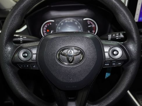 Used 2023 Toyota RAV4 LE AWD/4WD image 17