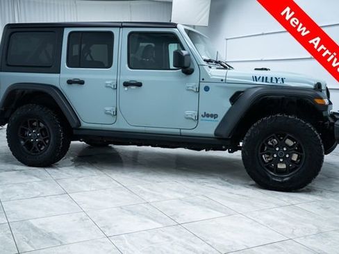 Used 2024 Jeep Wrangler Unlimited image 2