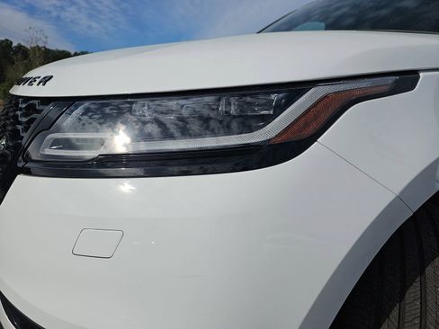 Used 2023 Land Rover Range Rover Velar R-Dynamic S image 32