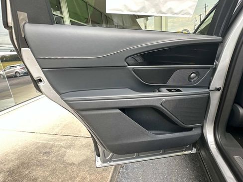 New 2025 Lincoln Nautilus Premier w/ Equipment Group 102A image 22