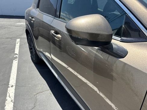 Certified 2025 Nissan Kicks SR FWD image 6