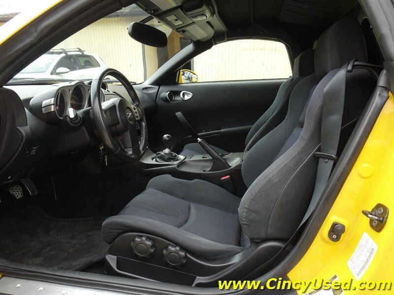 Used 2005 Nissan 350Z Enthusiast RWD image 13
