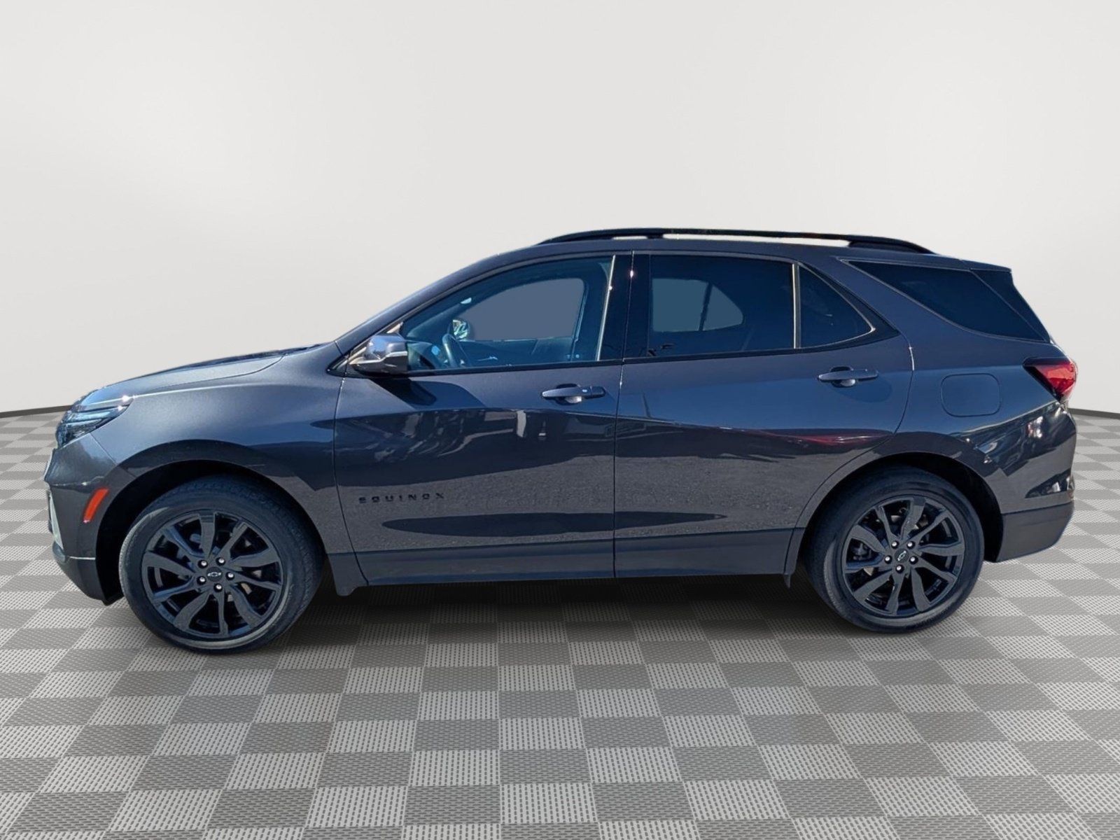Used 2023 Chevrolet Equinox RS AWD/4WD image 2