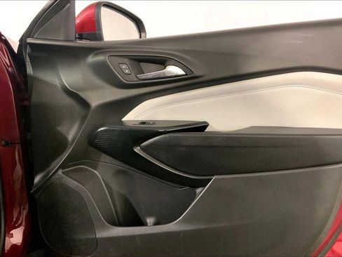 Used 2025 Chevrolet Trax LT w/ LT Convenience Package image 25