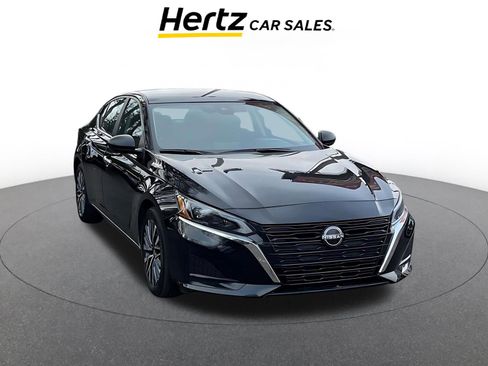 Used 2025 Nissan Altima 2.5 SV image 1