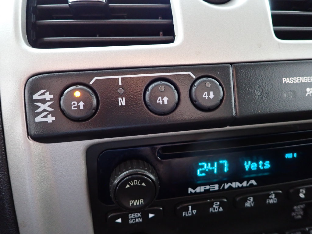Used 2010 GMC Canyon SLE AWD/4WD image 3