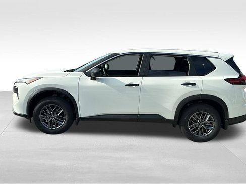 Used 2025 Nissan Rogue S AWD/4WD image 4