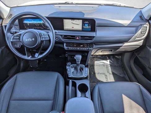 Used 2024 Kia Seltos EX FWD image 17