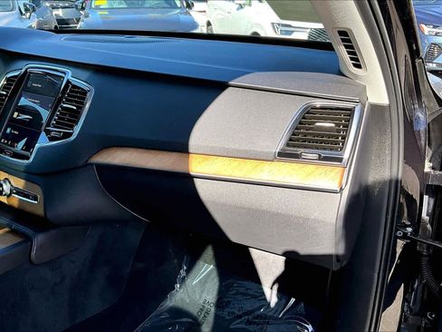 Certified 2023 Volvo XC90 B6 Plus w/ Protection Package image 18