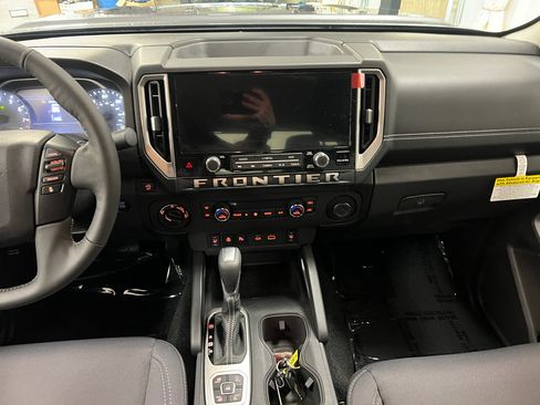 New 2026 Nissan Frontier SV w/ SV Convenience Package AWD/4WD image 8