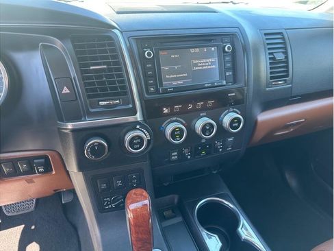 Used 2019 Toyota Sequoia Platinum image 17