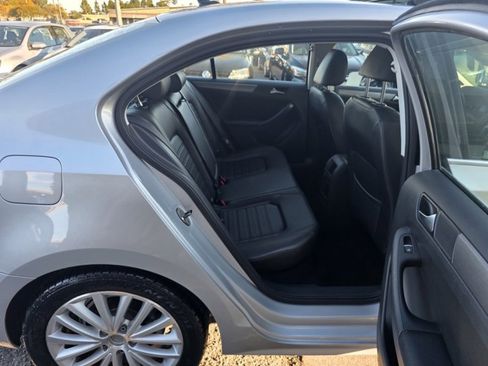 Used 2014 Volkswagen Jetta SEL image 16