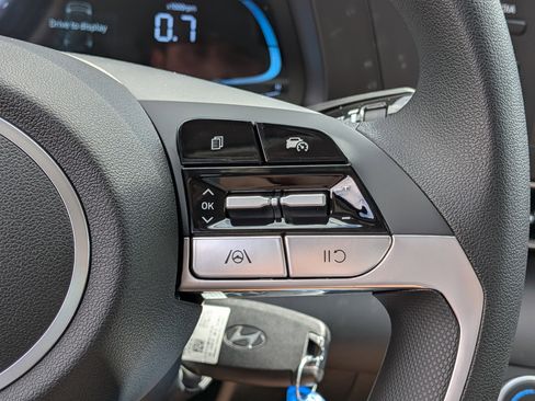 New 2026 Hyundai Elantra SE FWD image 24