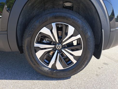 New 2026 Volkswagen Atlas Cross Sport SE FWD image 31
