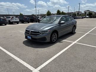 Used 2024 Volkswagen Jetta SE FWD video 1
