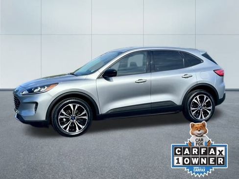 Used 2022 Ford Escape SE w/ SE Sport Appearance Package image 8