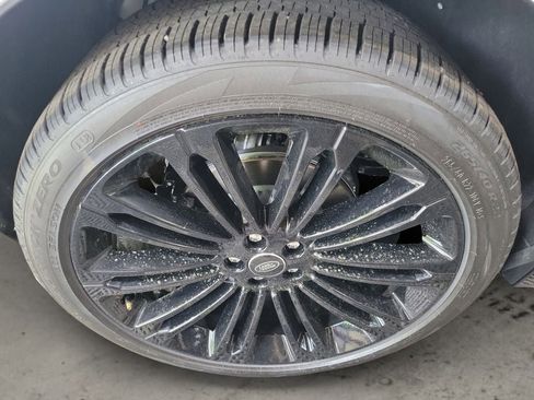 New 2026 Land Rover Range Rover Velar Dynamic SE image 12