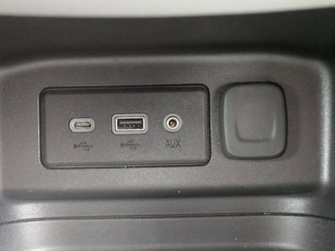 Used 2024 Chevrolet Equinox LT image 25