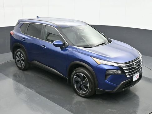 Used 2023 Nissan Rogue SV image 24