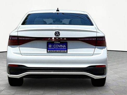 Used 2026 Volkswagen Jetta Sport FWD image 5