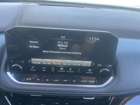 Used 2023 Nissan Rogue SL w/ SL Premium Package image 17