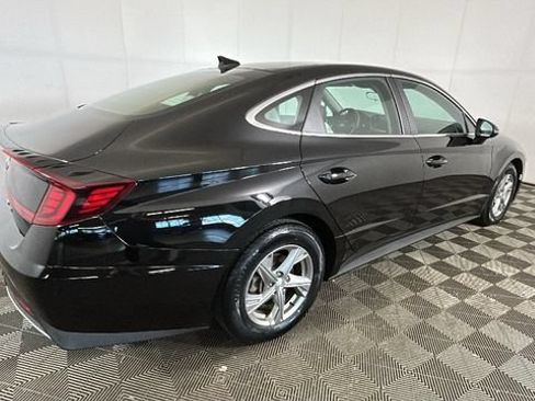 Used 2023 Hyundai Sonata SE FWD image 2