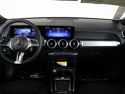 New 2026 Mercedes-Benz GLB 250 image 4