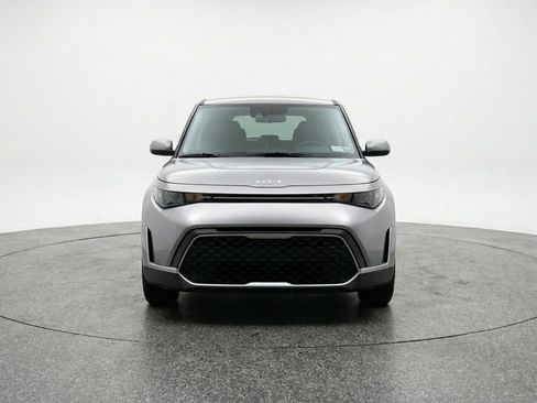 Used 2025 Kia Soul LX w/ LX Technology Package FWD image 2