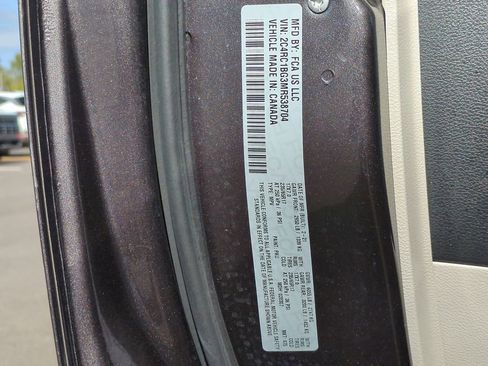 Used 2021 Chrysler Pacifica Touring-L image 31