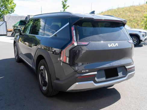 Used 2024 Kia EV9 Wind AWD/4WD image 5