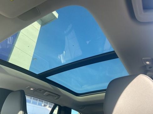 Used 2025 Volvo XC90 B6 Plus image 25