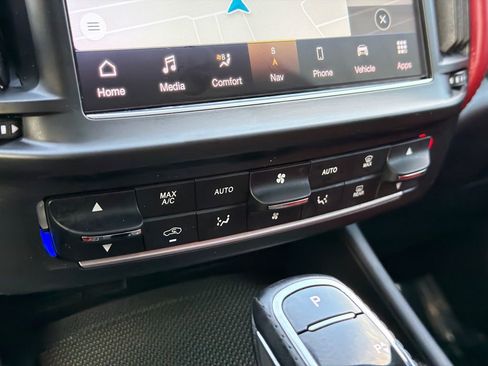 Used 2022 Maserati Levante GT image 33