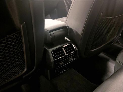 Used 2025 Audi Q3 2.0T Premium image 29